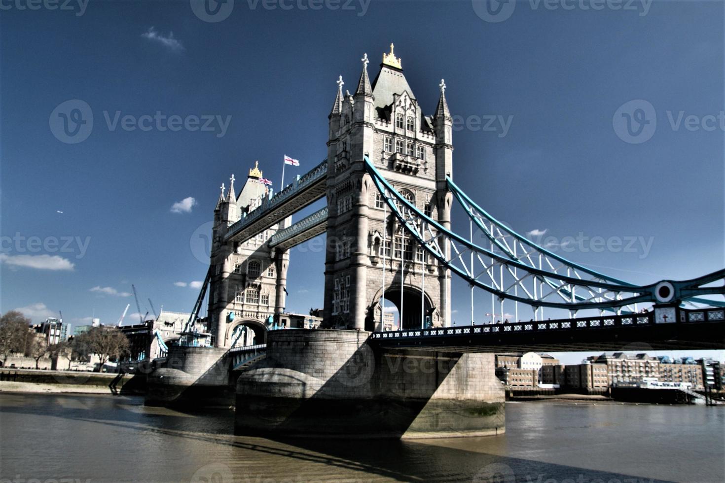 Blick auf die Towerbridge foto