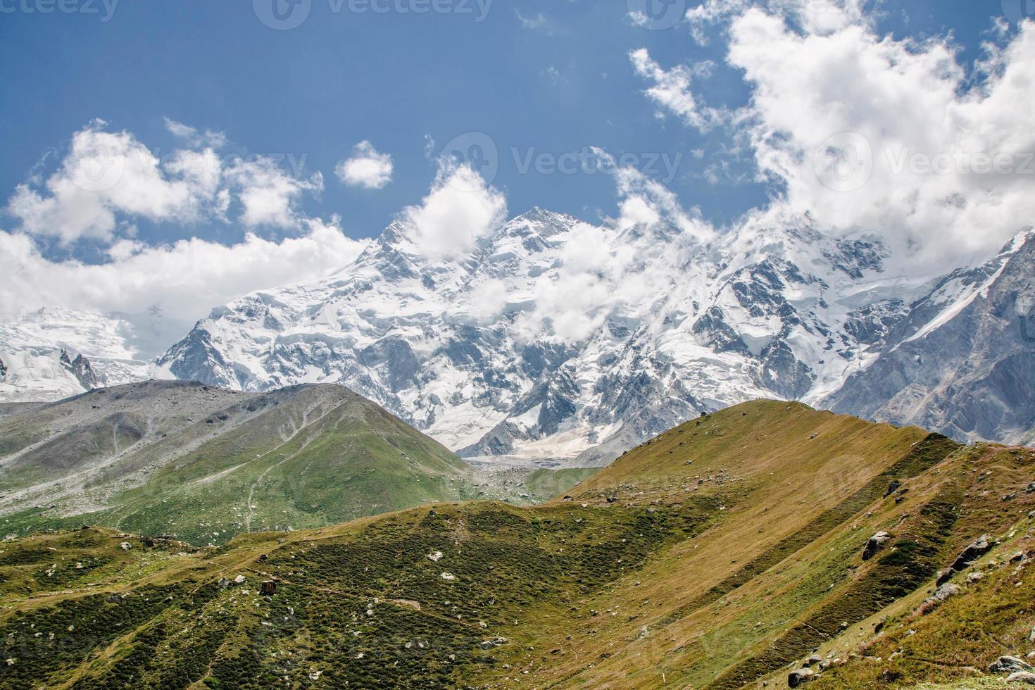 Märchenwiesen Nanga Parbat schöne Landschaft Blick auf die Berge foto