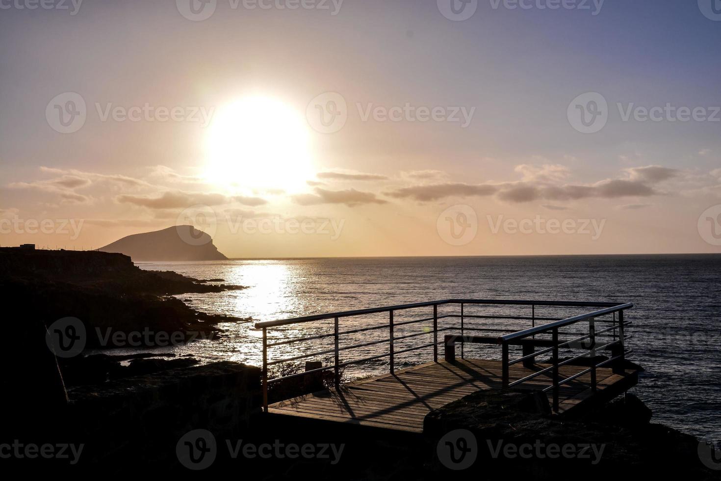 Blick mit Pier am Strand foto