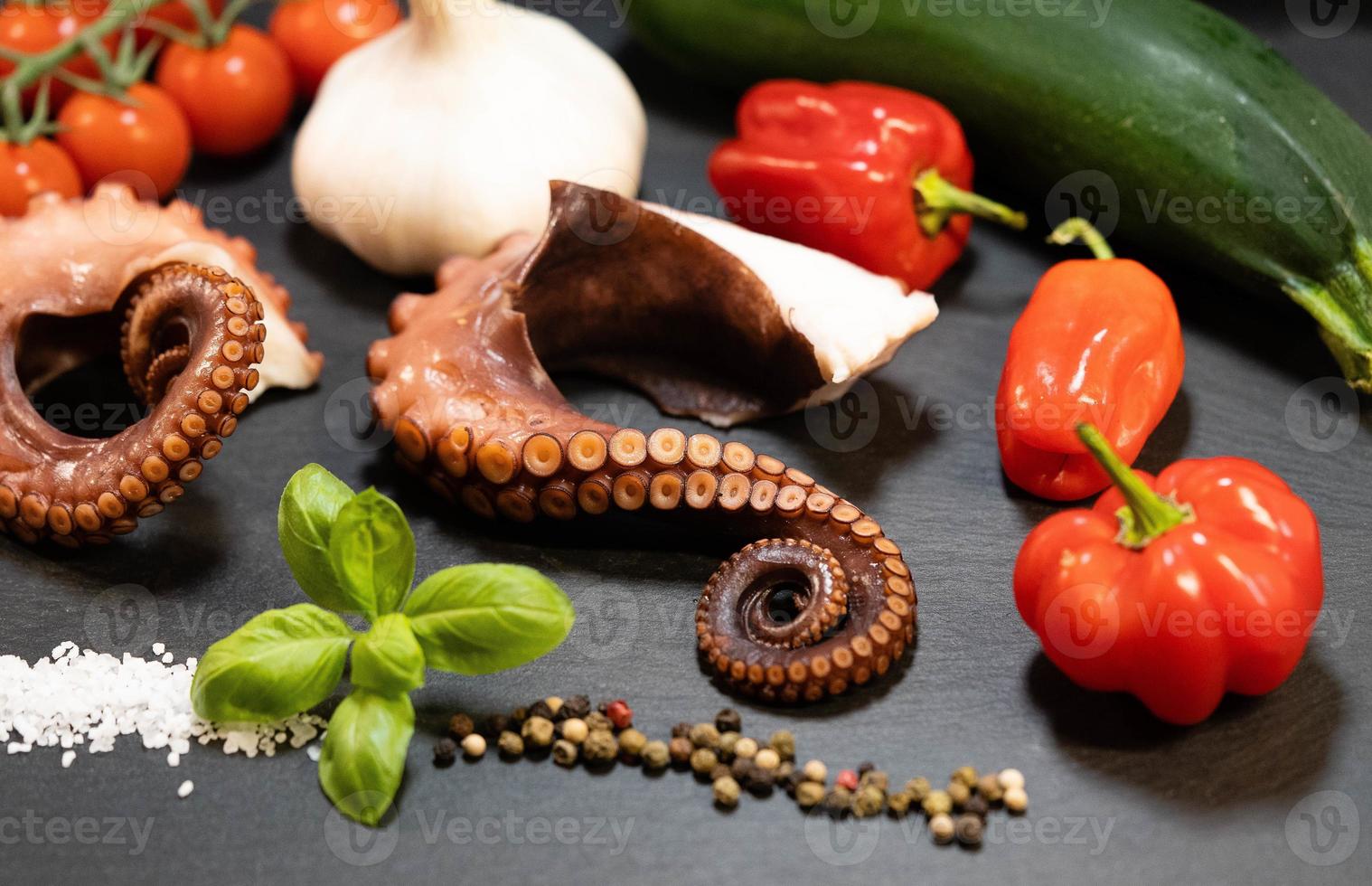 italienische Meeresfrüchte-Pulpo mit Nudeln foto