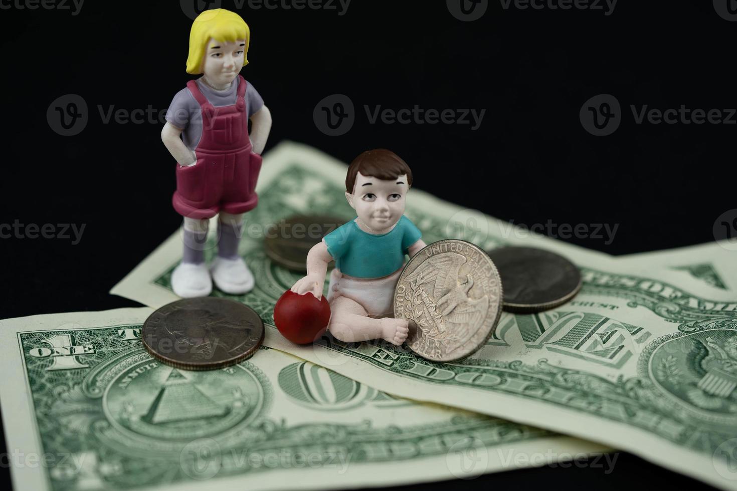 Kinder kosten viel Geld. Es gibt eine gewisse Unterstützung durch den Staat durch das Kindergeld foto