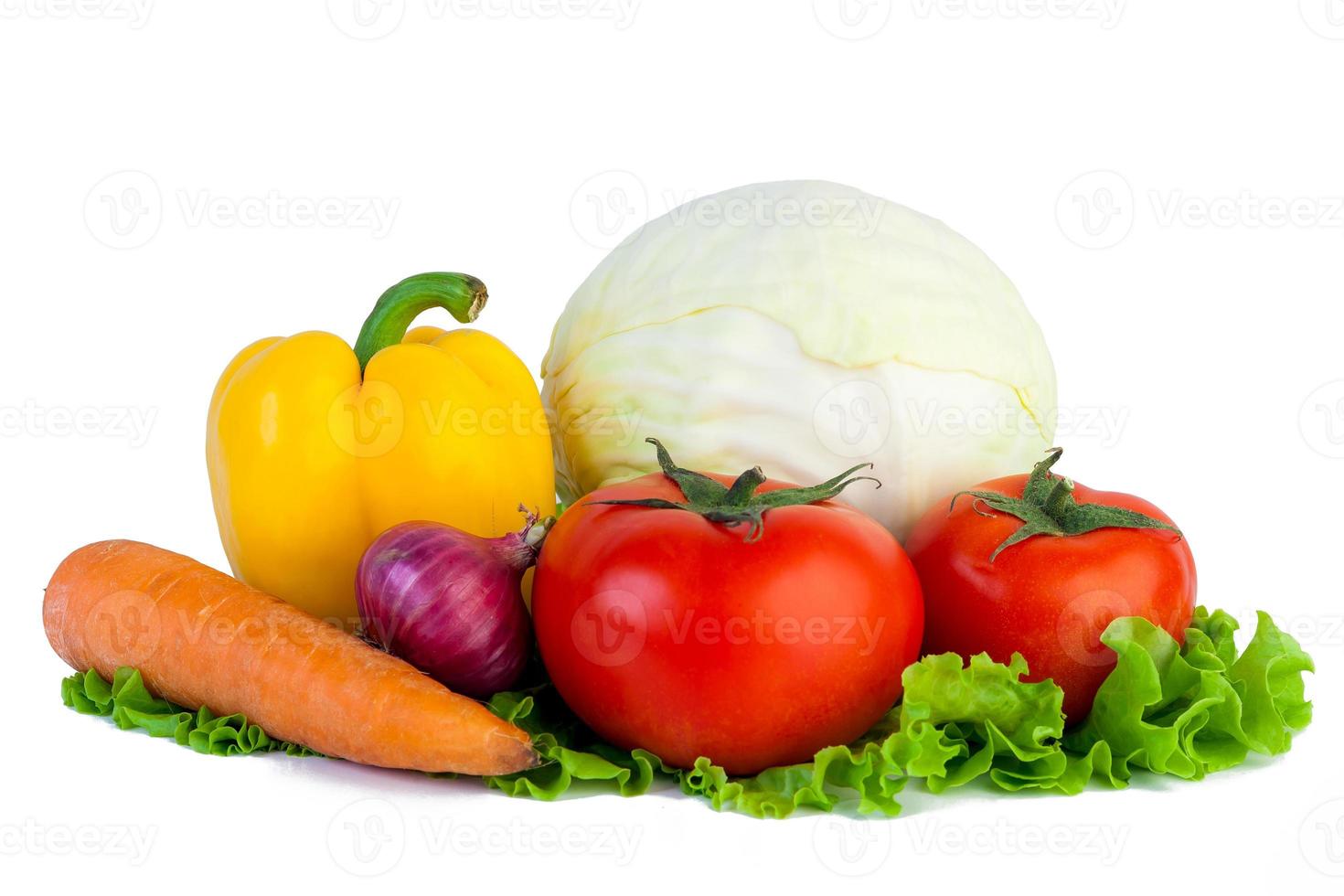 Gemüse auf isoliertem weißem Hintergrund foto