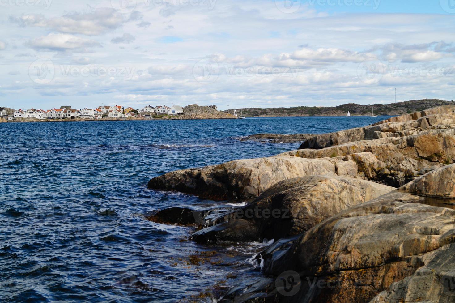 kleine schwedische Häuser auf den Schären neben Göteborg foto