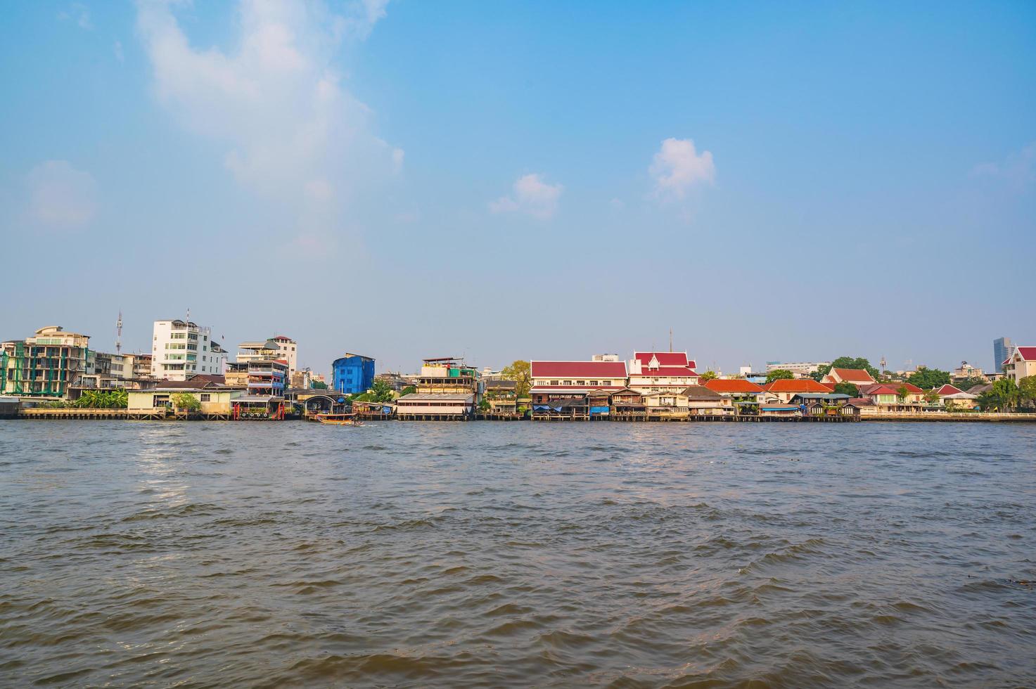 stadtbild von bangkok von lhong 1919.lhong 1919 ist eine touristenattraktion am westufer des chao phraya flusses in thonburi von bangkok foto