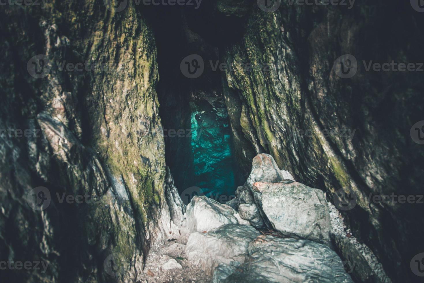 Quelle des Soca-Flusses im Triglav-Nationalpark in Slowenien foto