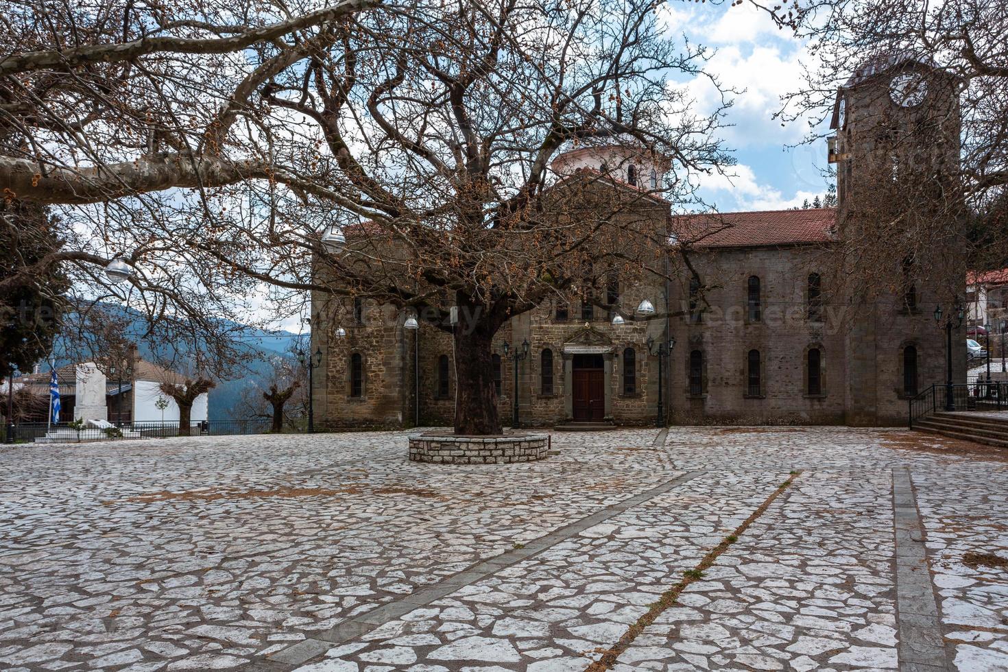 Landschaften der Stadt Karpenisi foto