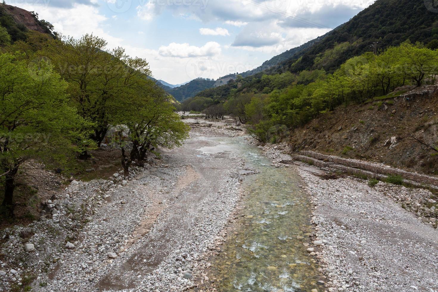 frühlingslandschaften aus den bergen griechenlands foto