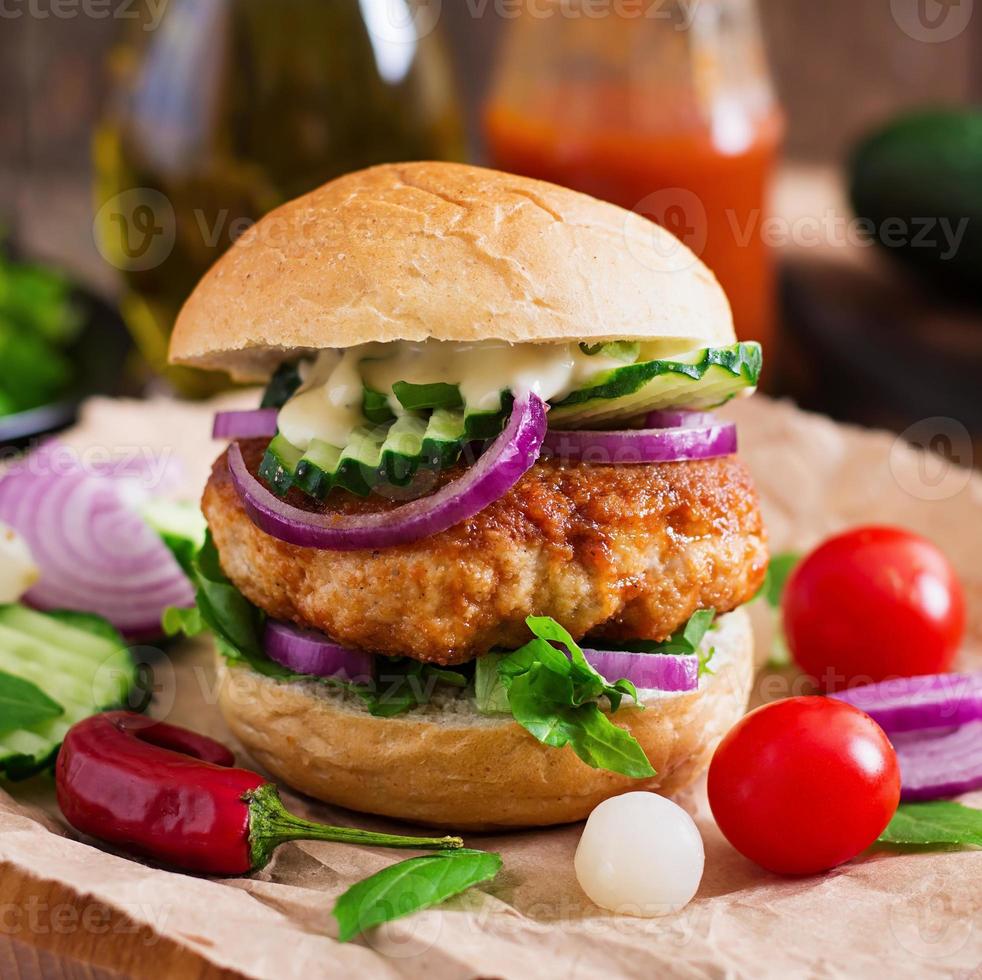 saftig-würzige Hühnchen-Burger bis hin zum asiatischen - Sandwich foto