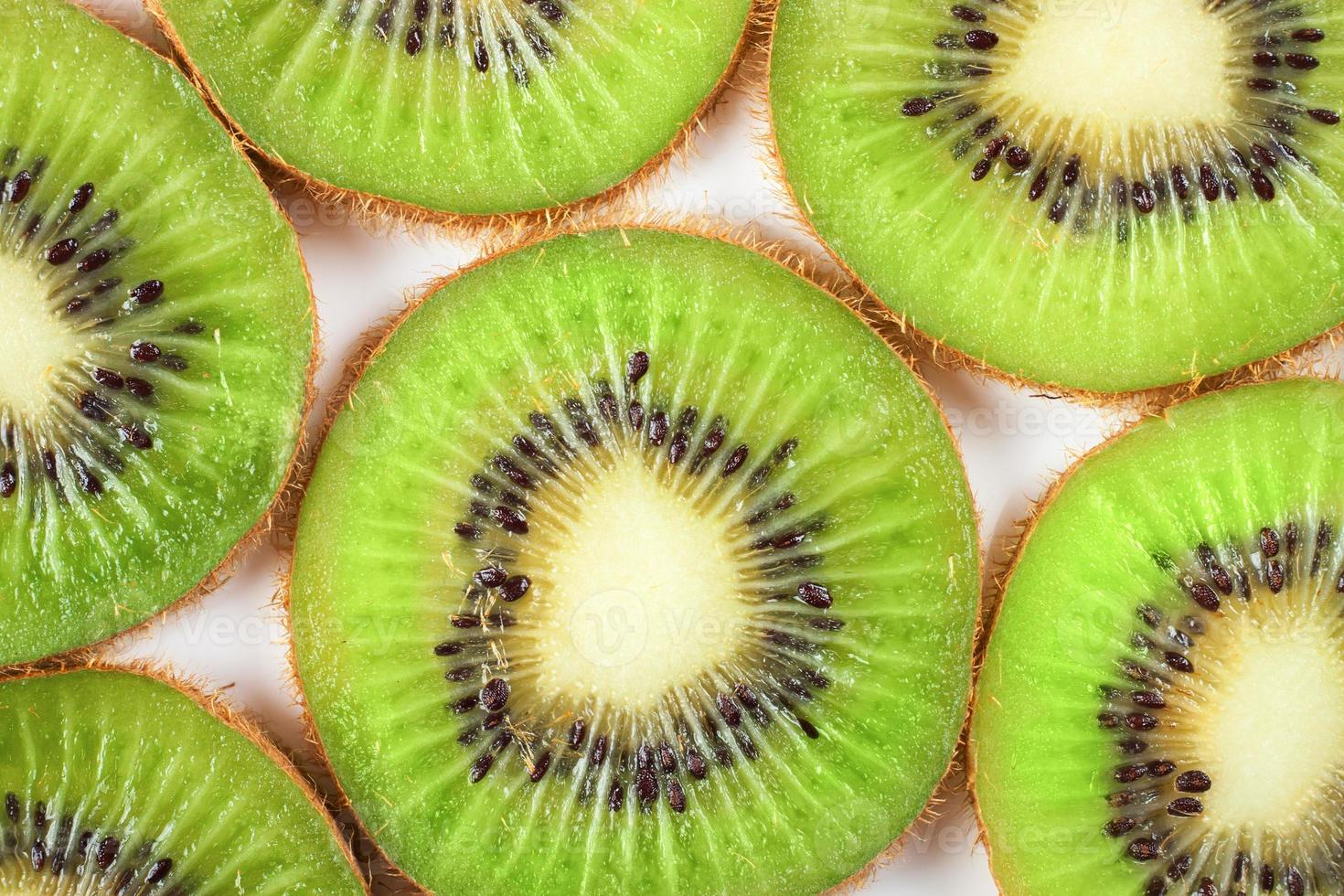 Kiwi lokalisiert auf weißem Hintergrund foto