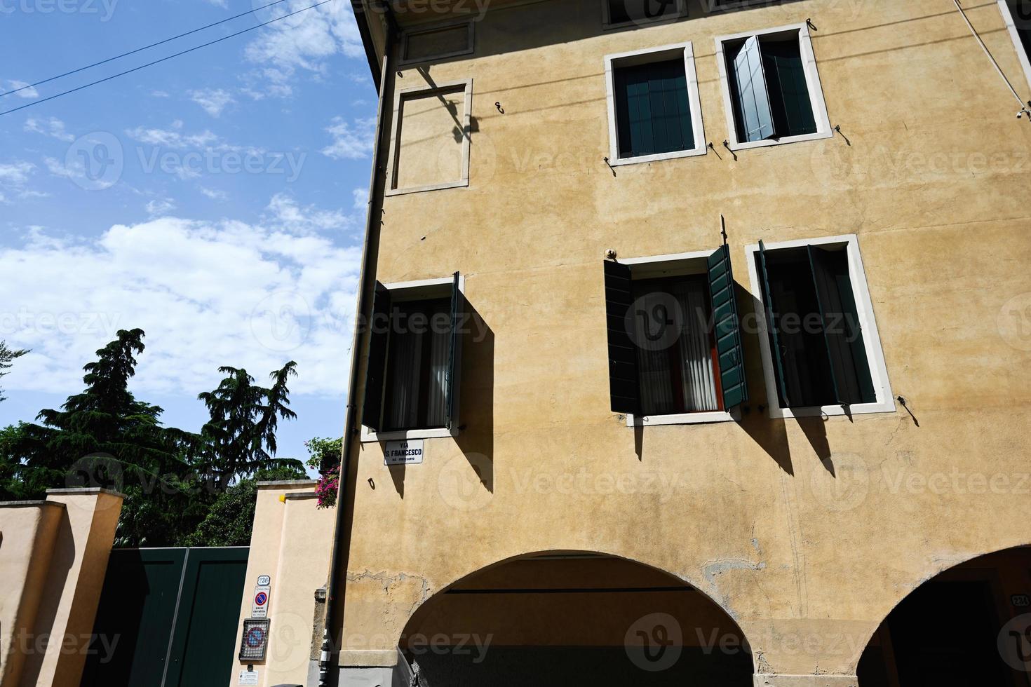 Gebäude in Straße über s. Franceso von Padua, Venetien, Italien. foto