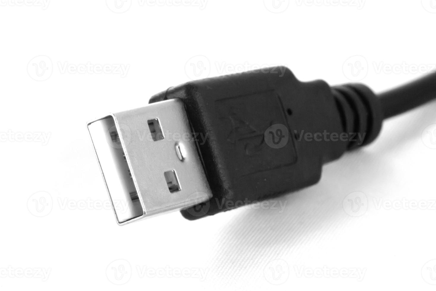 USB-Kabel auf weißem Hintergrund foto