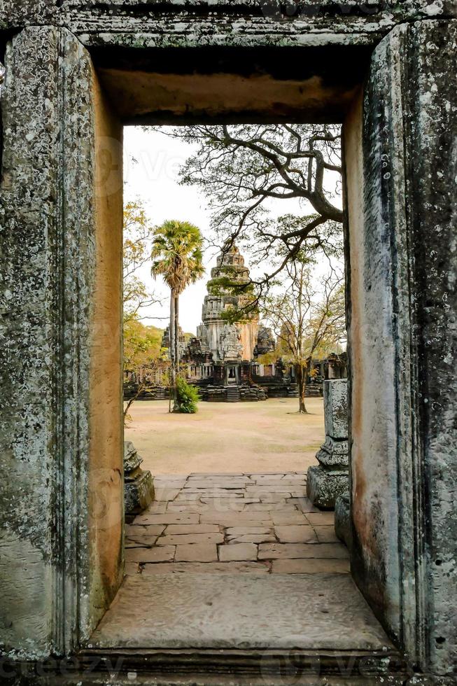 alter buddhistischer tempel in ostasien foto