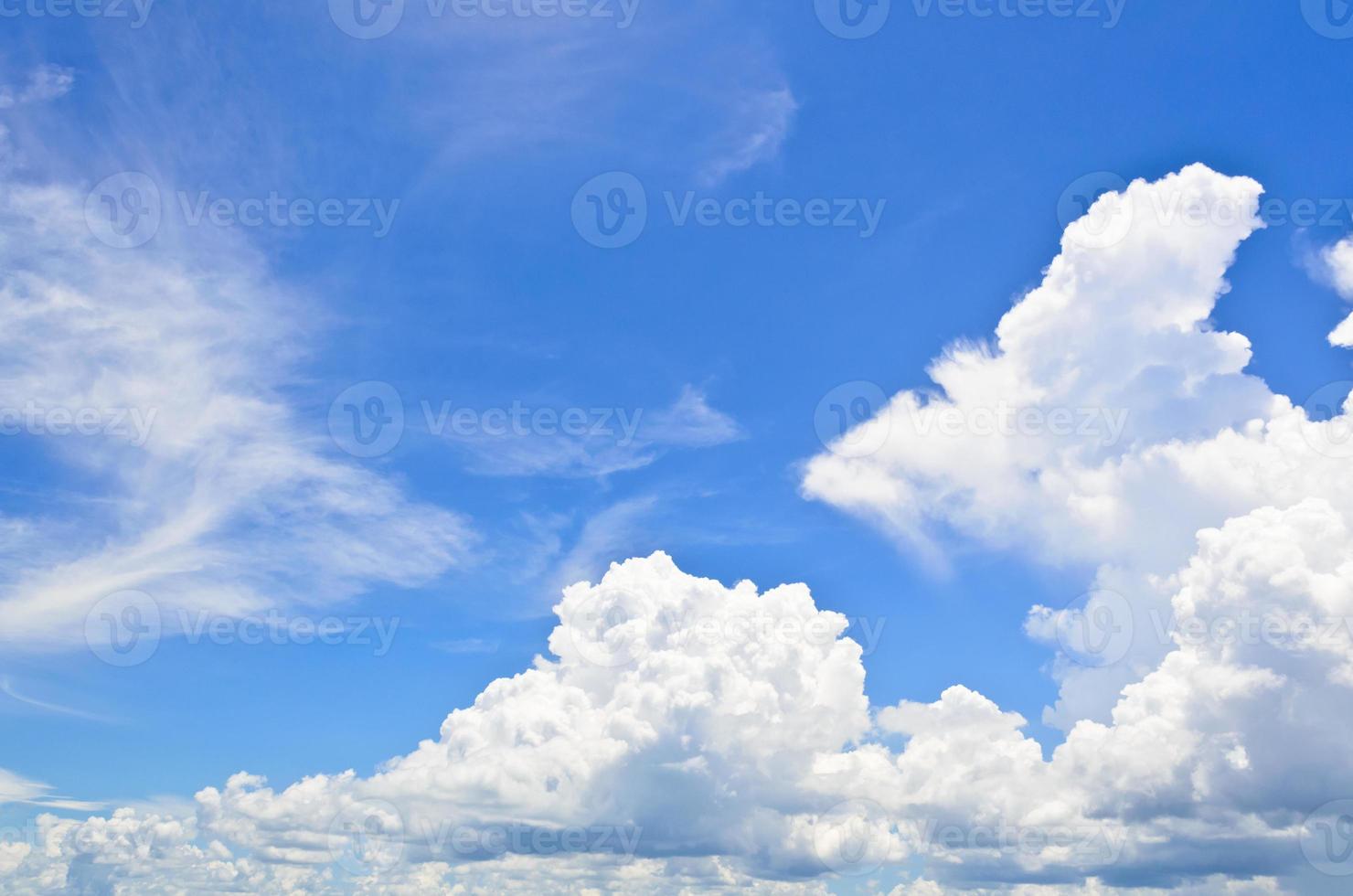 Himmel und Wolken foto