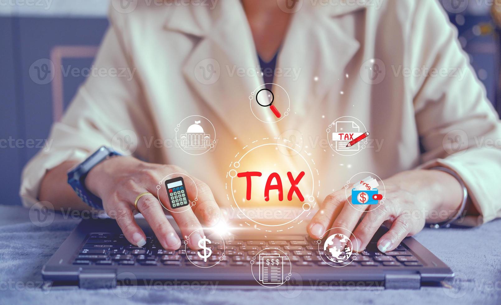 das Konzept der von Einzelpersonen und Unternehmen gezahlten Steuern wie Mehrwertsteuer, Einkommensteuer und Grundsteuerdatenanalyse, Papierkram, Finanzforschung. Hintergrund für Ihr Unternehmen. foto