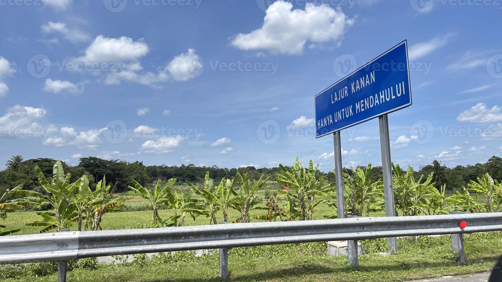 indonesische mautstraße oder autobahn, neues infrastrukturprojekt der regierung foto