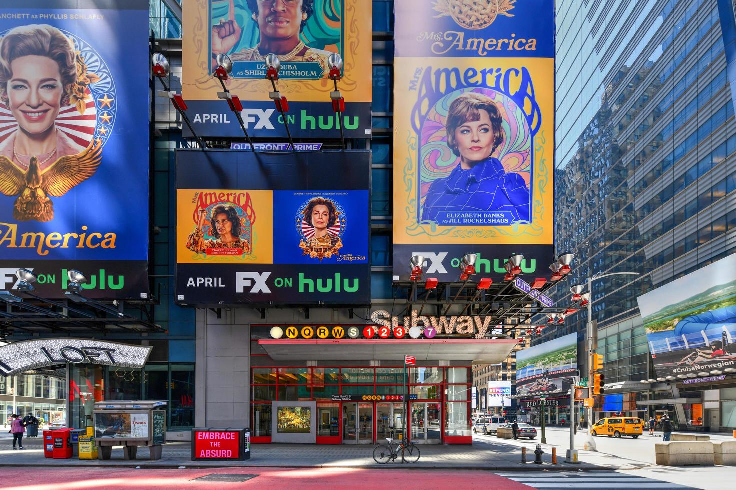 new york, ny - 19. april 2020 - time square u-bahnstation in new york. Die U-Bahn-Station Times Square befindet sich in der 42. Straße und achten Avenue in Midtown Manhattan. foto
