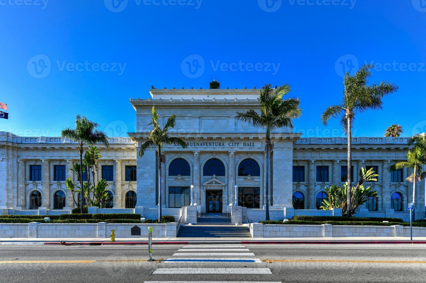 Vordereingang zum historischen Rathaus von Ventura in Südkalifornien. foto