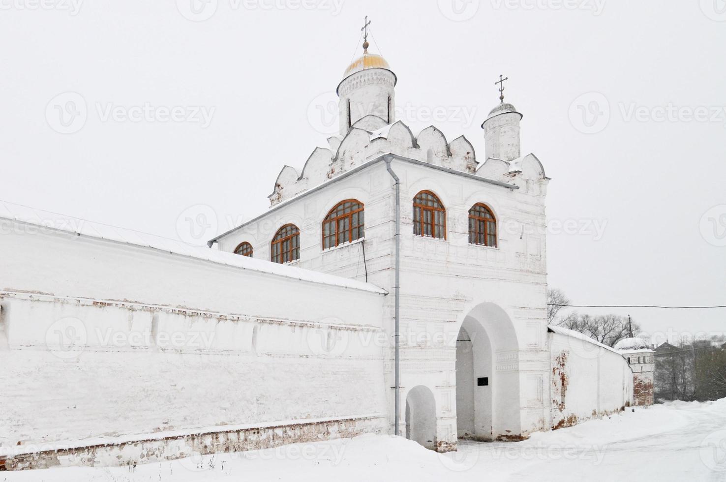 pokrovsky kloster in der antiken stadt susdal im goldenen ring russlands. foto