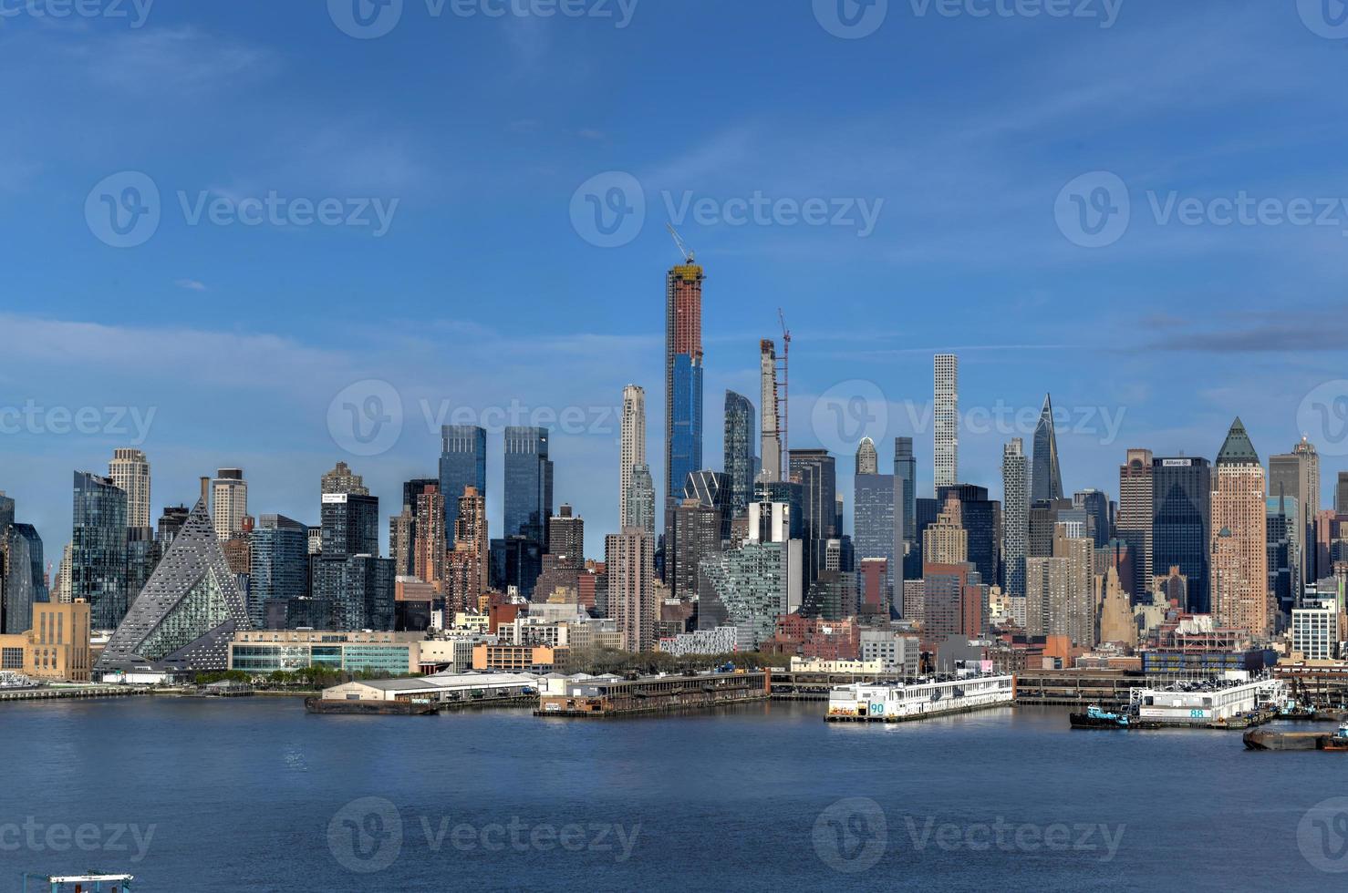 New York City - 21. April 2019 - Panoramablick auf die Skyline von New York City vom Hamilton Park, Weehawken, New Jersey. foto