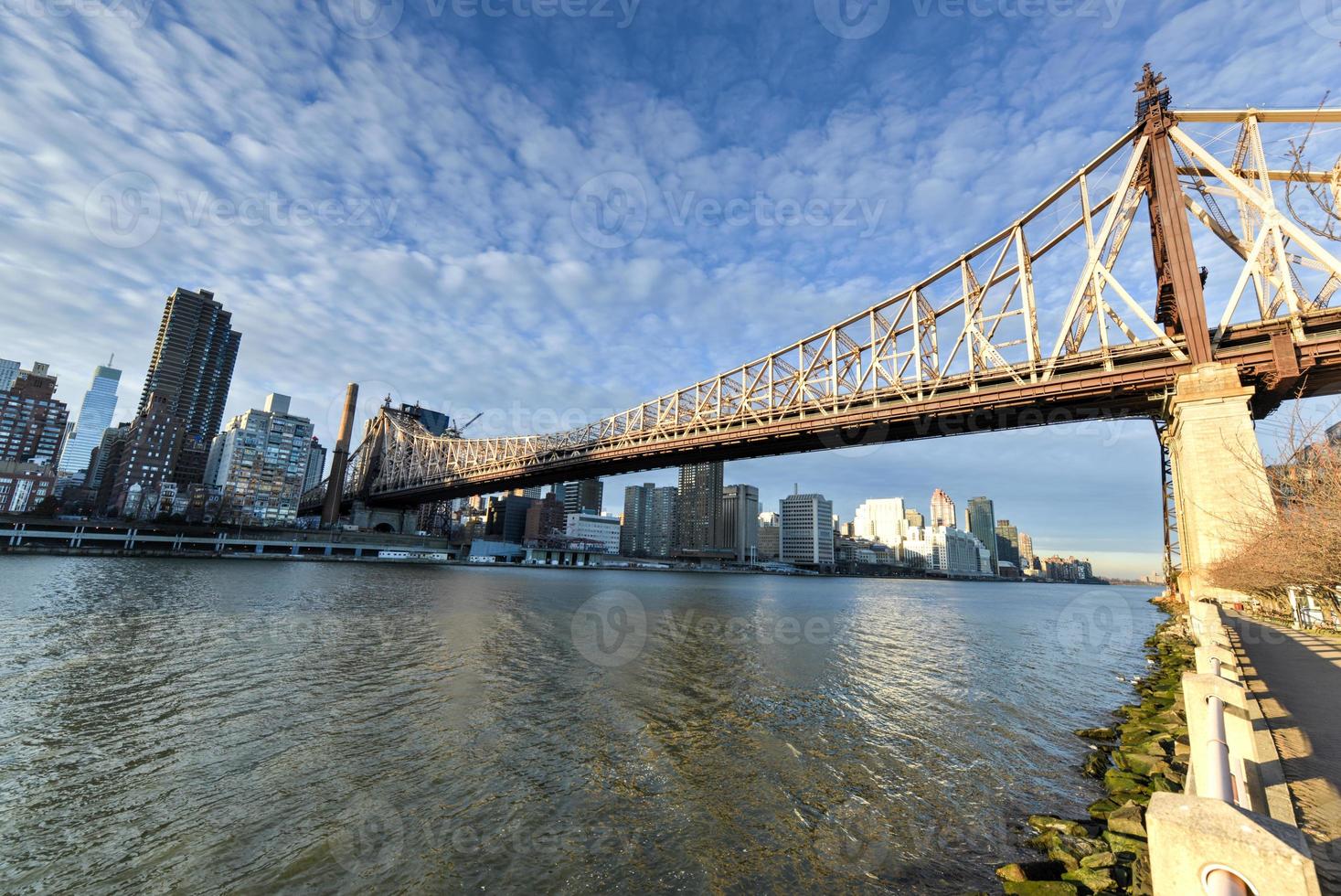 roosevelt island und queensboro bridge, manhattan, new york foto