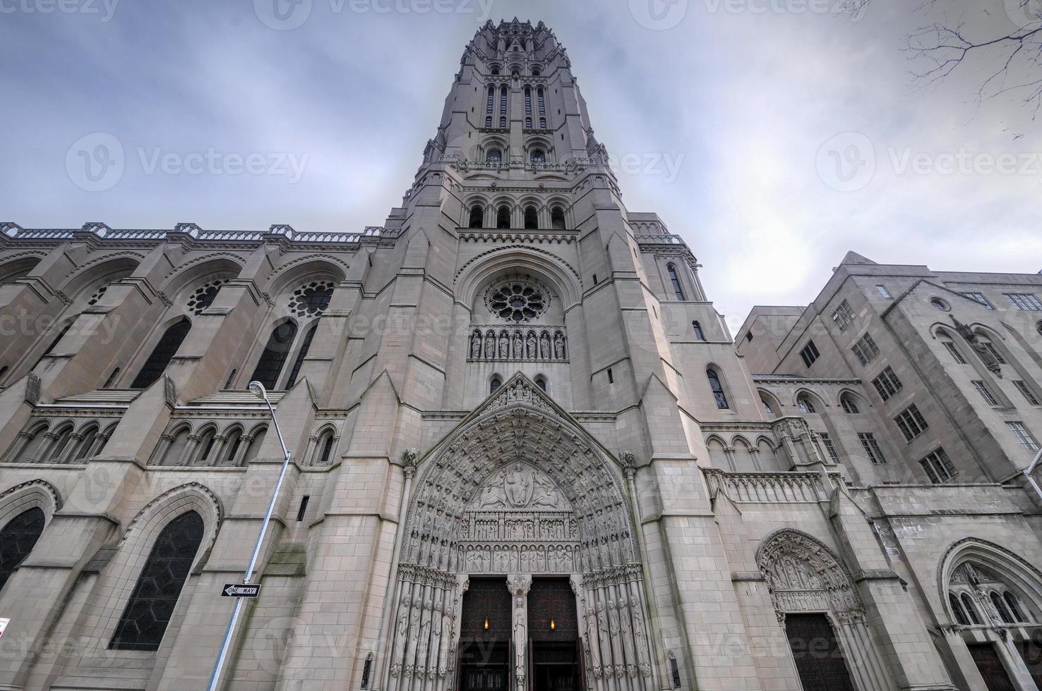 die Riverside Church in der Stadt New York. Es ist berühmt für seine Größe und seine kunstvolle neugotische Architektur. foto