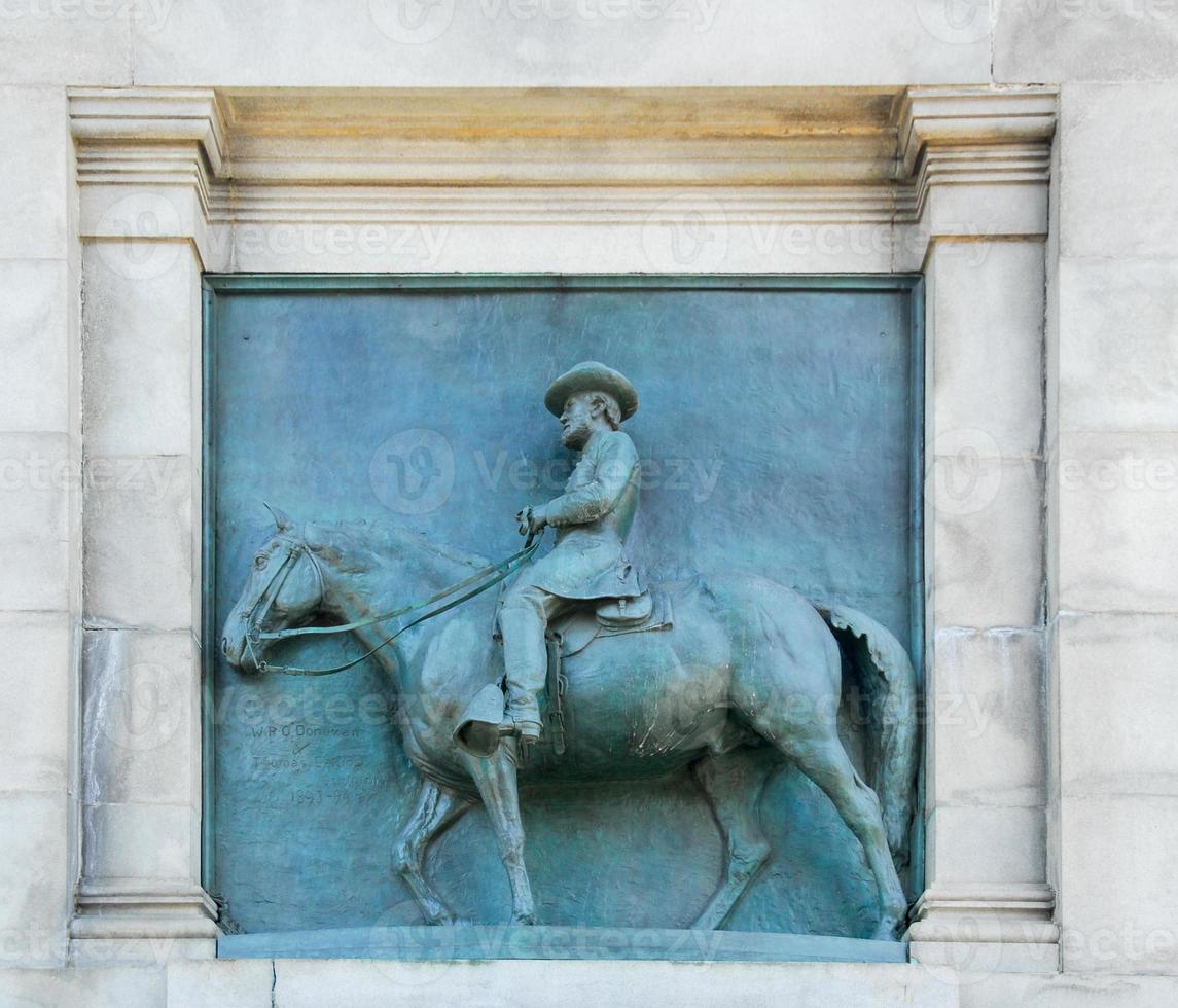 General Grant Relief unter dem Triumphbogen auf dem Grand Army Plaza in Brooklyn, New York City foto