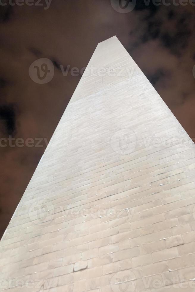 Washington Monument bei Nacht im District of Columbia, USA. foto