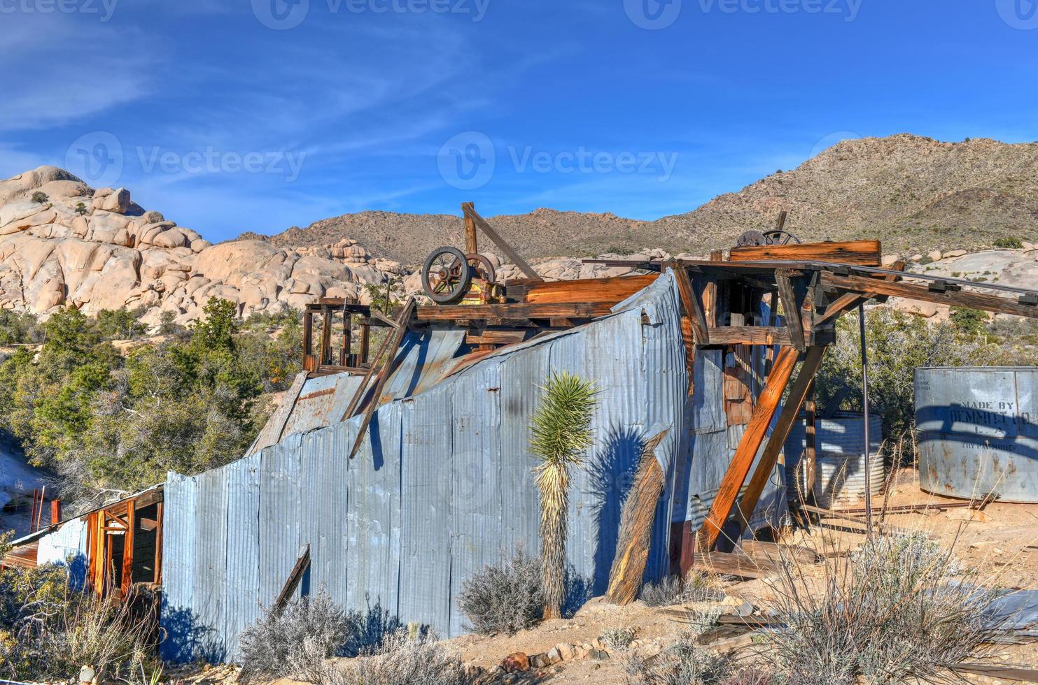 Verlassene Ausrüstung und Mine entlang der Wall Street Mill Trail im Joshua Tree National Park, Kalifornien. foto