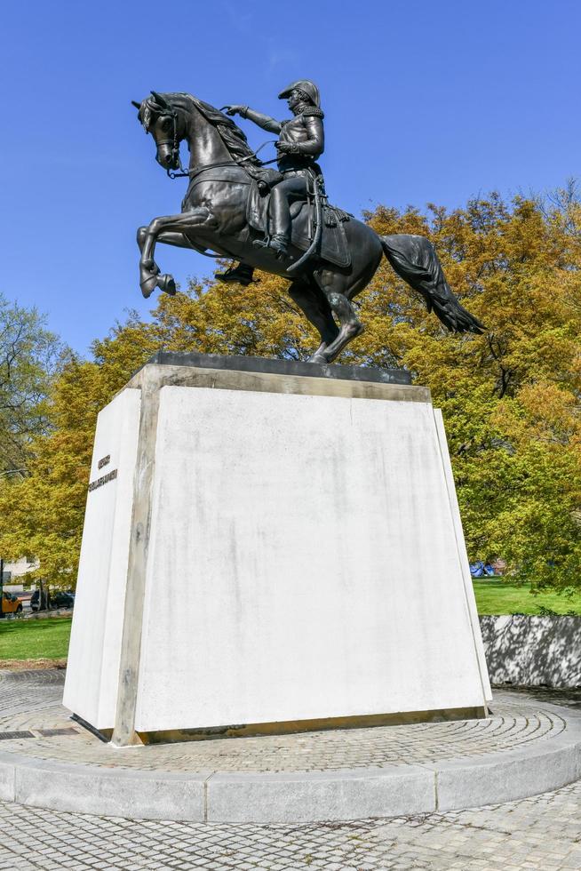 washington, dc - 3. apr 2021 - statue von general jose de san martin in washington dc. foto