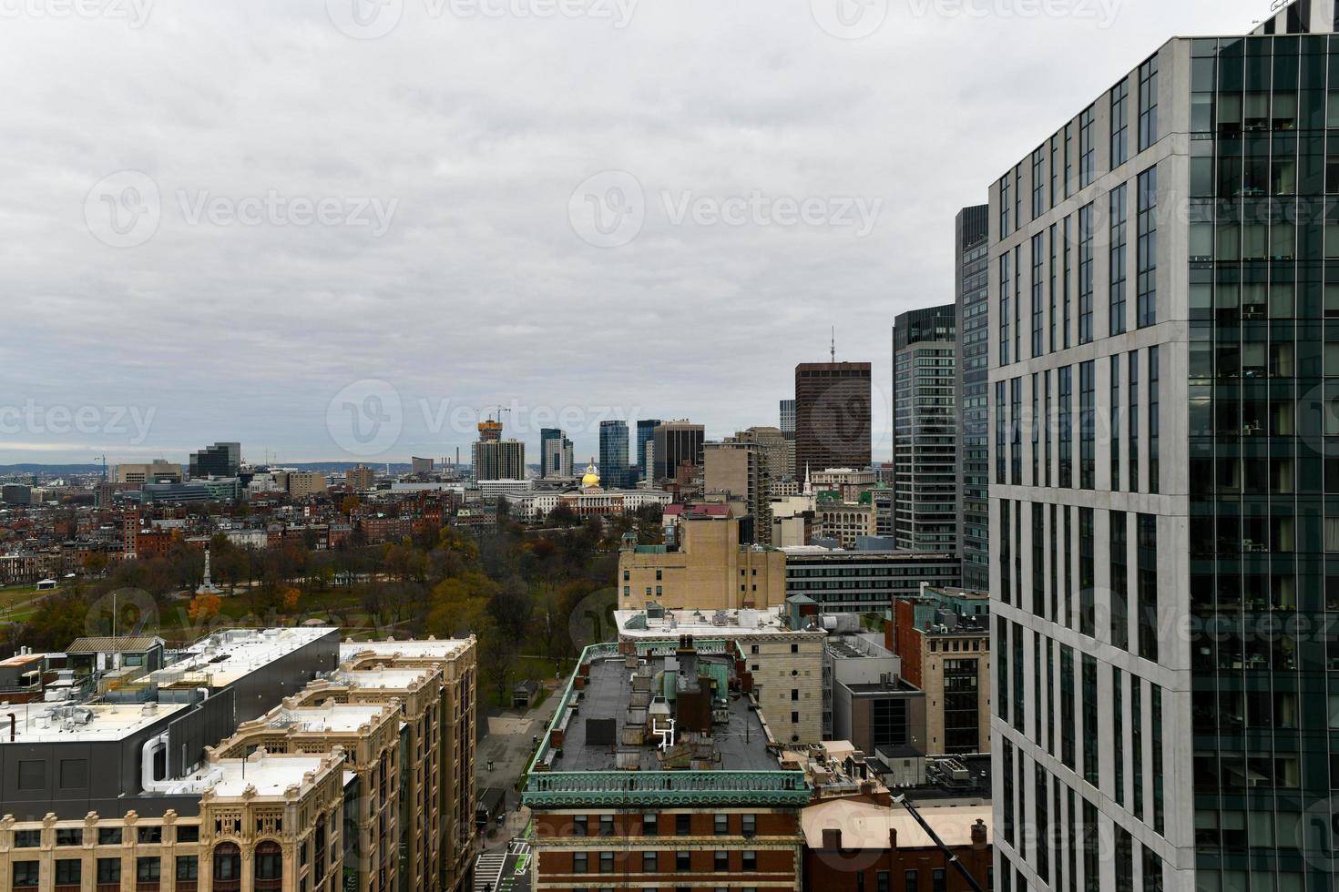 luftaufnahme der skyline von boston von chinatown in massachusetts. foto