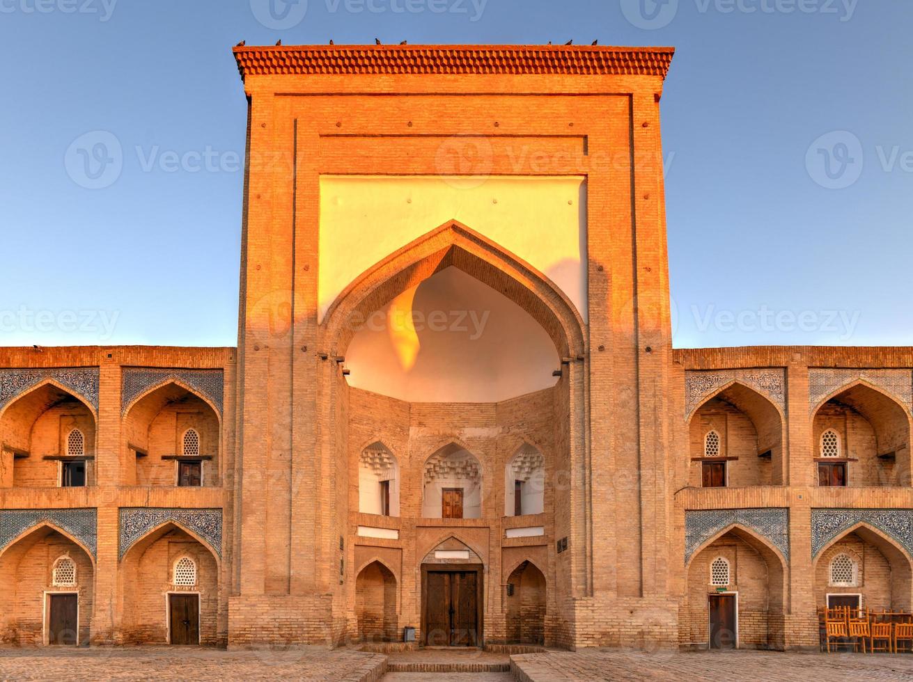 Kutlug-Murad Inaka Madrasa in Chiwa, Usbekistan. Die Medresse von Kutlug-Murad-Inak war die erste zweistöckige Medresse in Chiwa. foto