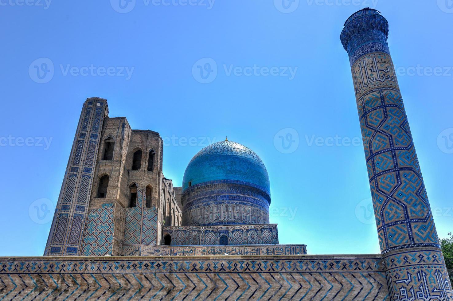 Bibi-Khanym-Moschee in Samarkand, Usbekistan. im 15. Jahrhundert war sie eine der größten und prächtigsten Moscheen der islamischen Welt. foto