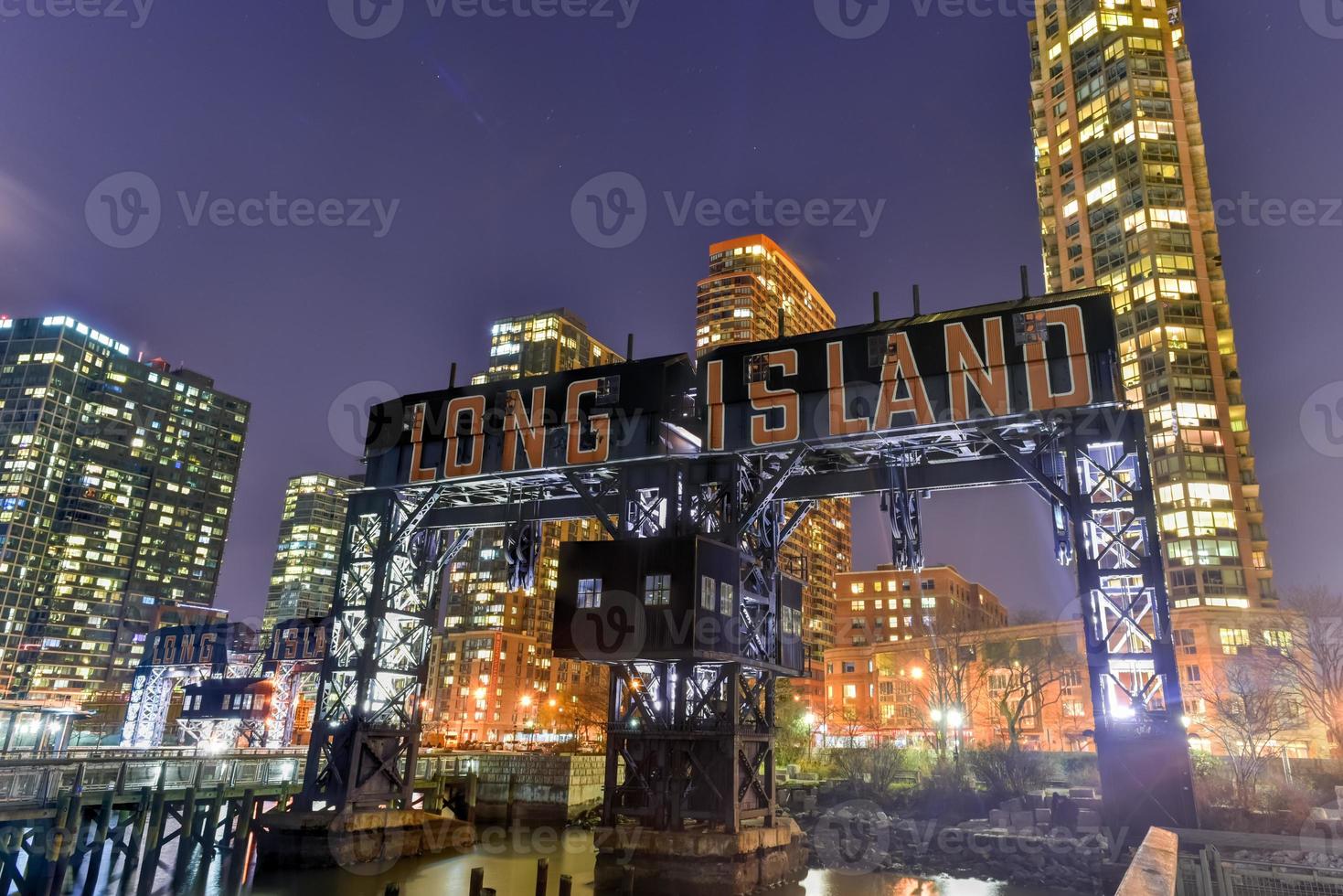 Pier von Long Island in der Nähe von Gantry Plaza State Park - Stadtteil Queens - New York City. foto