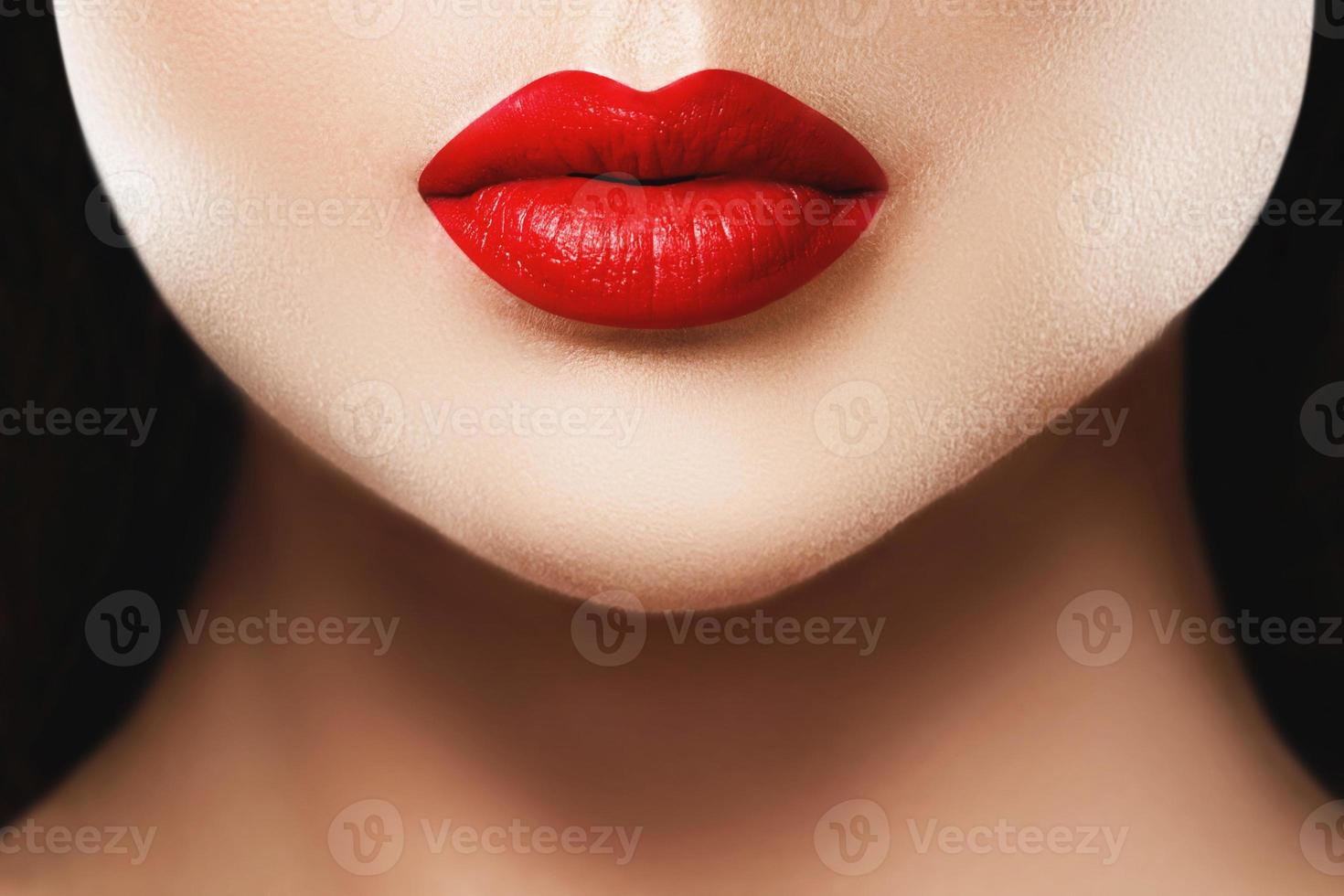 Nahaufnahme von schönen weiblichen roten Lippen foto