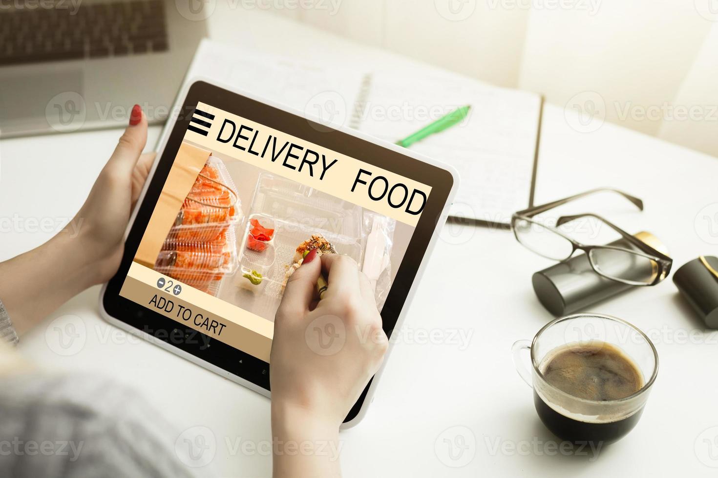 lebensmittellieferung fast food ungesundes fettleibigkeitskonzept foto
