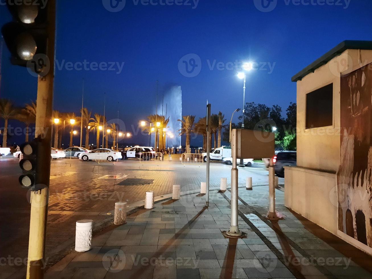 schöne nachtansicht von jeddah, corniche. foto