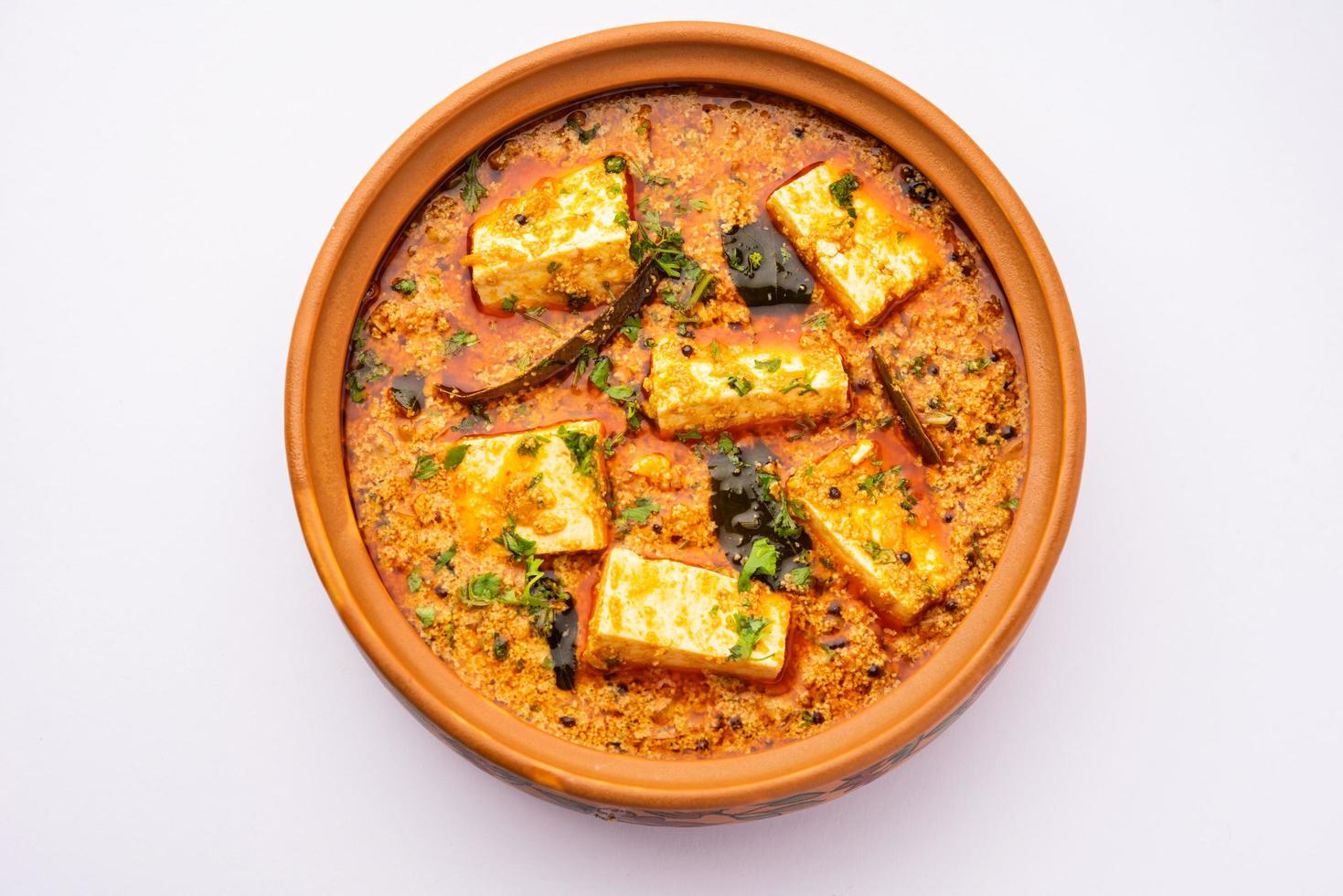 Paneer Khus Khus Curry oder Hüttenkäse Posto Masala aus Mohn, indisches Rezept foto