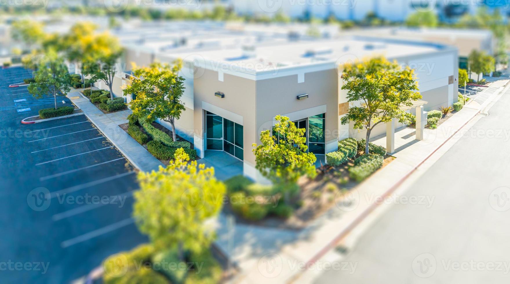 Luftaufnahme von Geschäftsgebäuden mit Tilt-Shift-Unschärfe foto