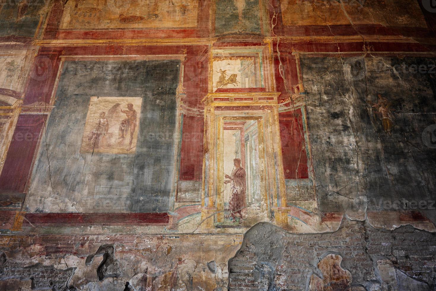 Ruinen von Pompeji, Italien. Dekorationsdetail. Freskenmalerei an der Wand. foto