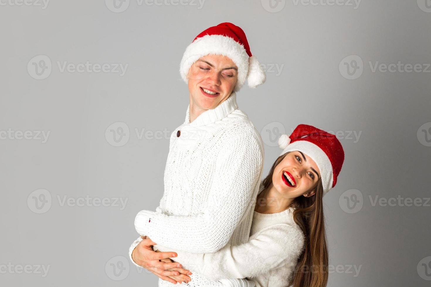 paar feiern weihnachten im studio foto