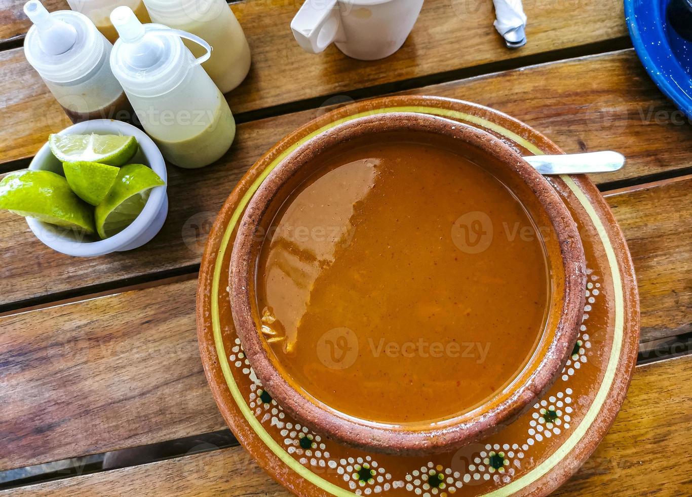 aztekische mexikanische suppe in einem restaurant playa del carmen mexiko. foto