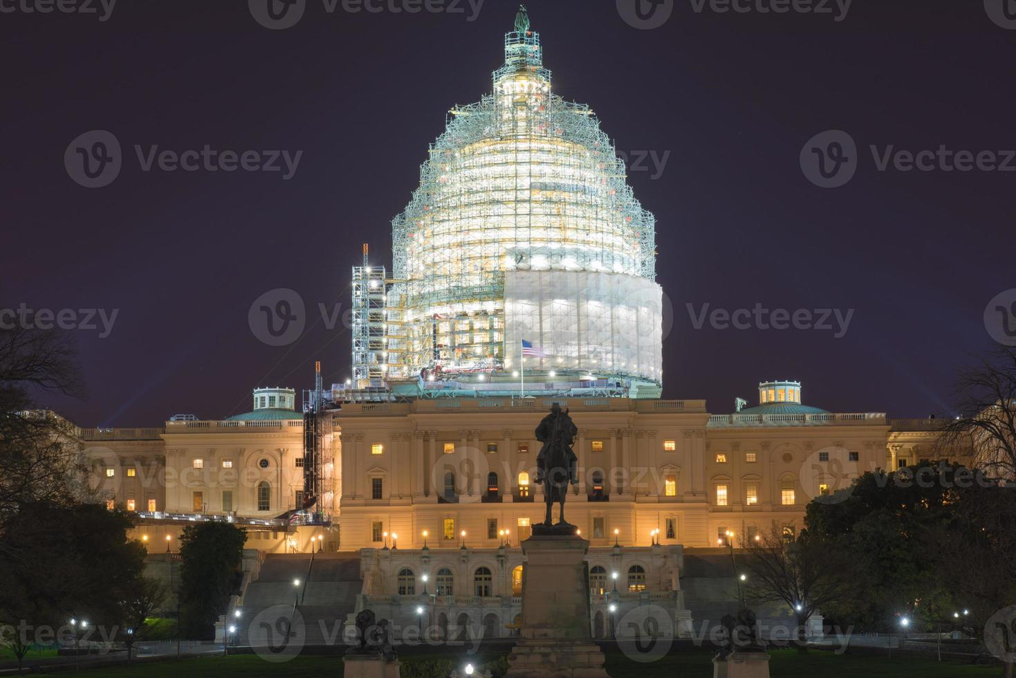 Kapitolgebäude bei Nachtbau - Washington, DC foto