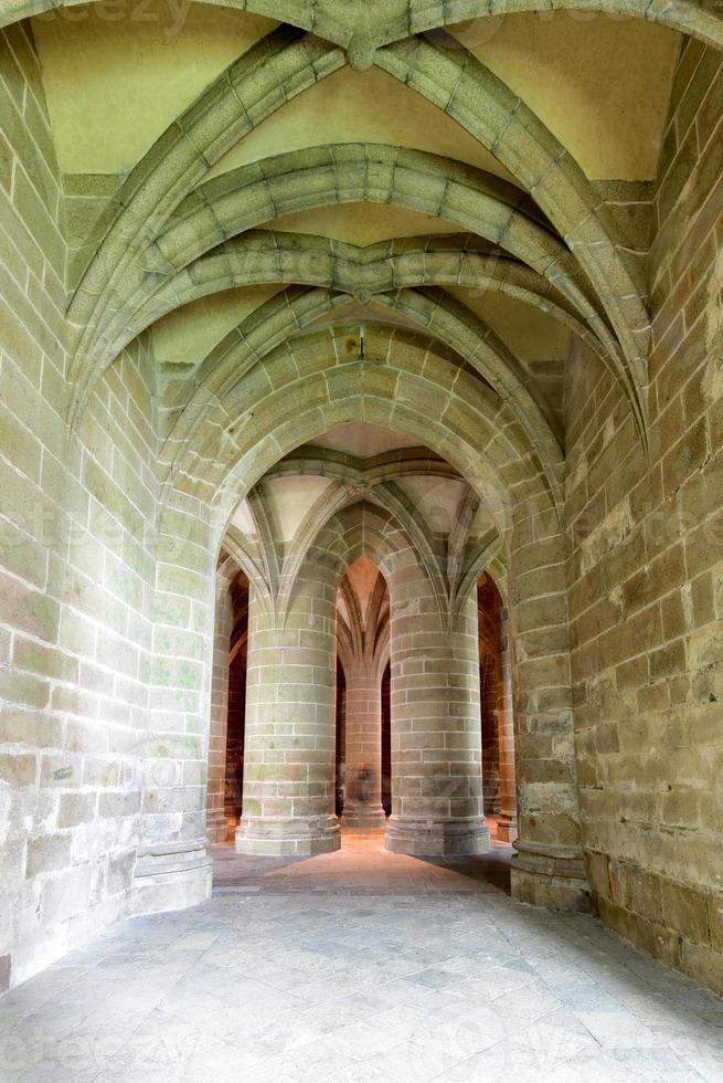 schöne mont saint-michel-kathedrale auf der insel, normandie, nordfrankreich, europa. foto