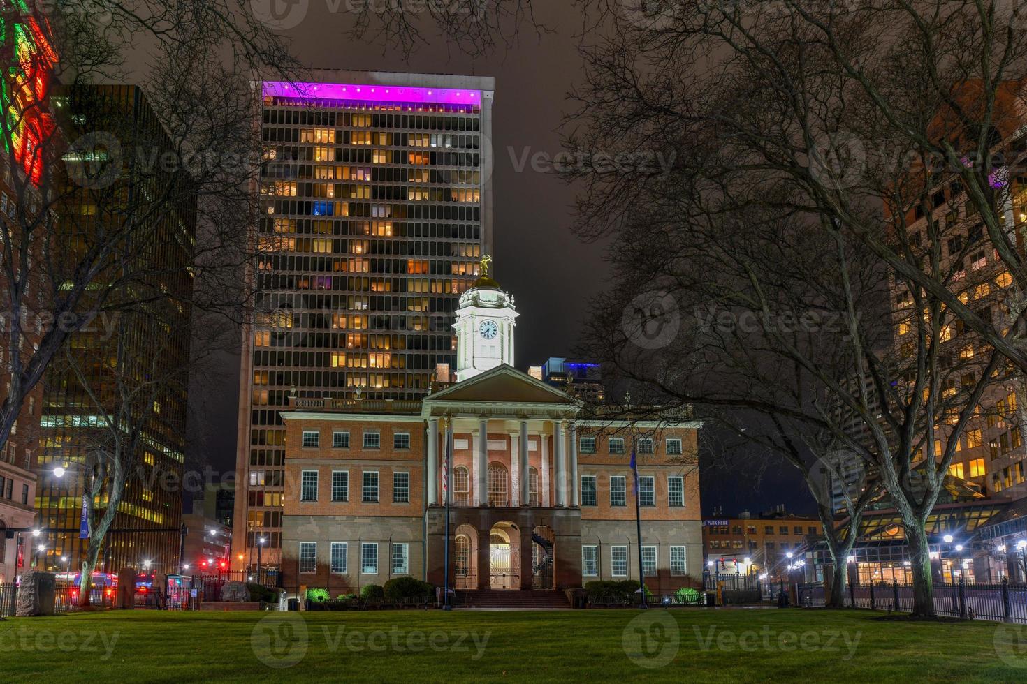 Das alte Staatshaus in der Nacht in Hartford, Connecticut. foto