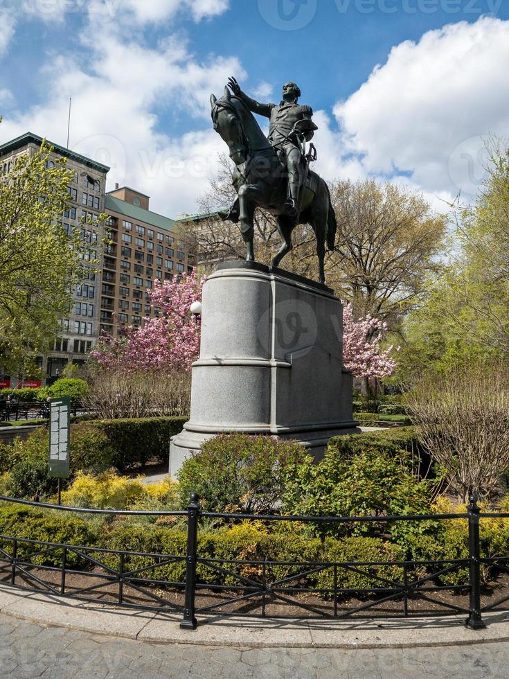 Reiterstatue von General George Washington entlang der Südseite des Union Square in New York City. foto