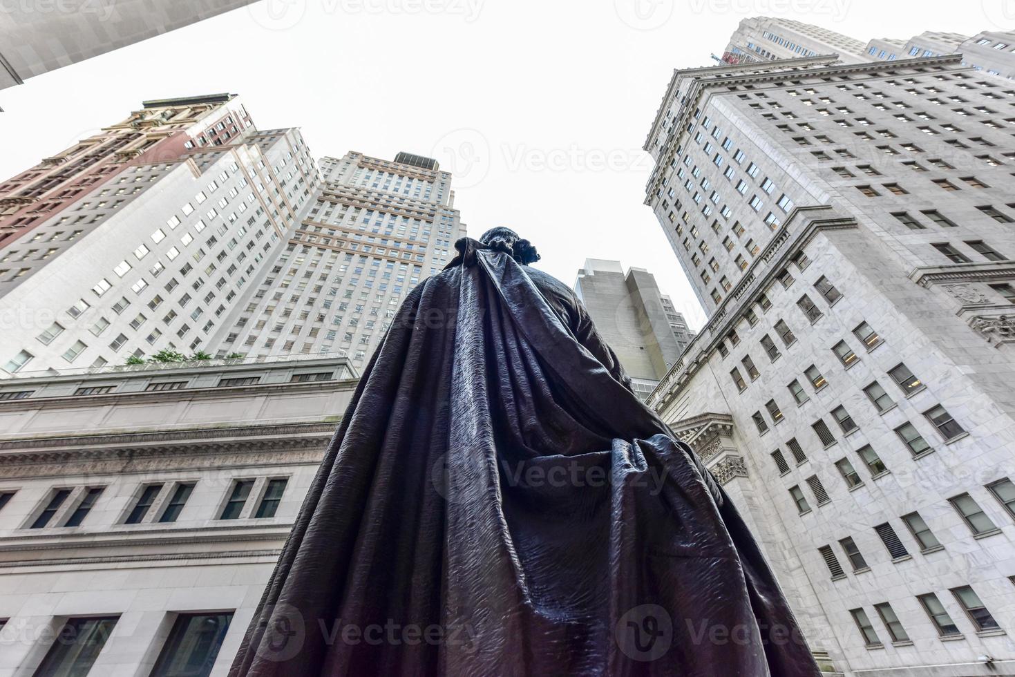 Federal Hall mit Washington Statue von hinten an der Wall Street in Manhattan, New York City. Ort, an dem George Washington den Amtseid als erster Präsident ablegte. foto