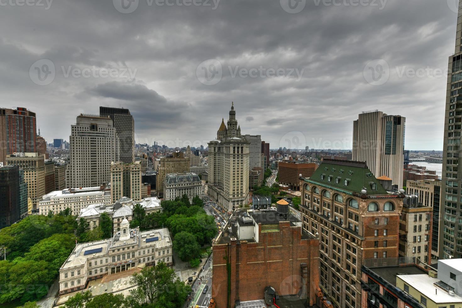 Panoramablick auf die Wolkenkratzer von Lower Manhattan in New York City. foto