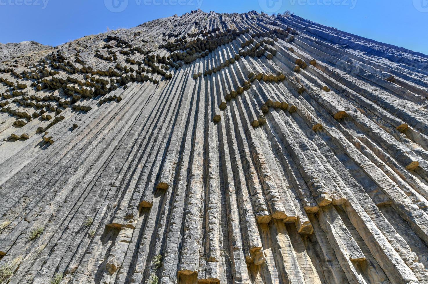 einzigartiges geologisches wunder symphonie der steine bei garni, armenien foto