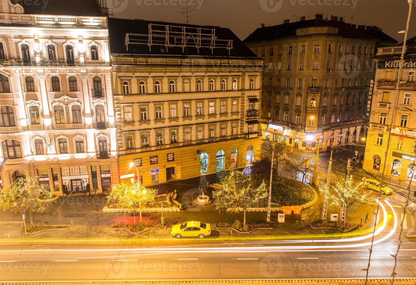 zentrale budapest straßenansicht foto