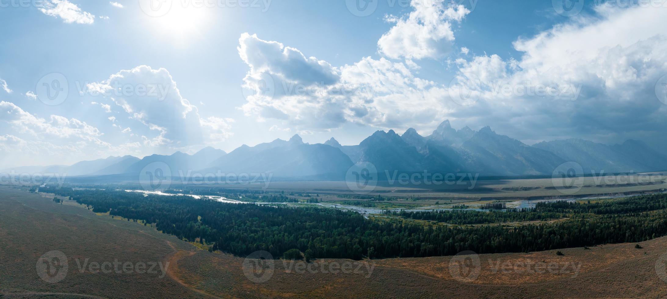 Blick von oben auf den Mount Moran im Grand-Teton-Nationalpark foto